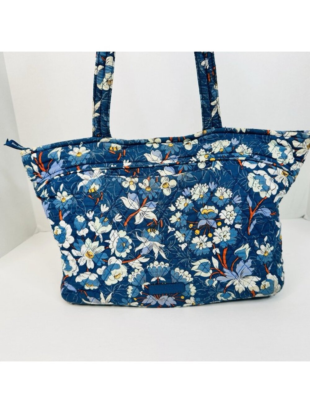Vera Bradley Navy Floral Burst Quilted Floral Shoulder Tote w/ Inner Pockets